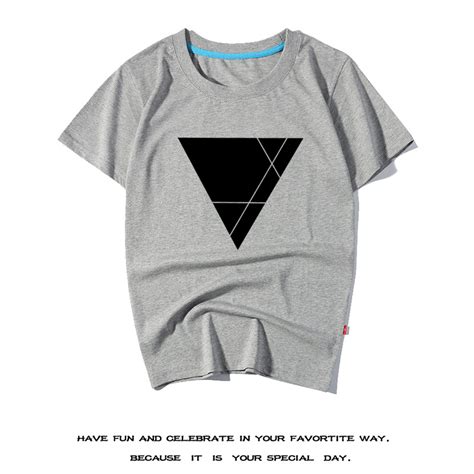 水房子鳳 三角形logo衣服